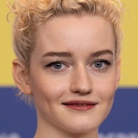 Julia Garner